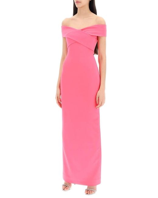 Maxi Abito Ines Off Shoulder di Solace London in Pink
