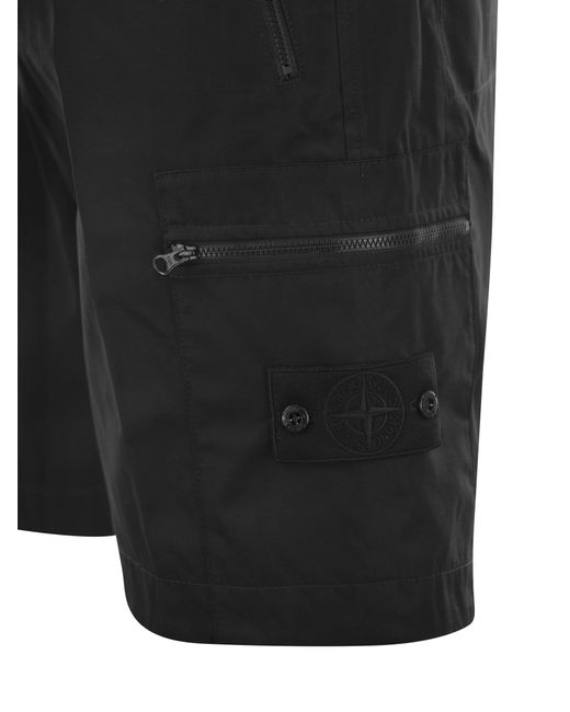 Stone Island Cotton Cargo Bermuda Shorts mit Abzeichen in Black für Herren