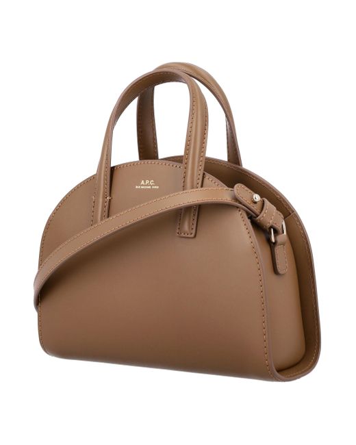 A.P.C. Tassen .. in het Brown