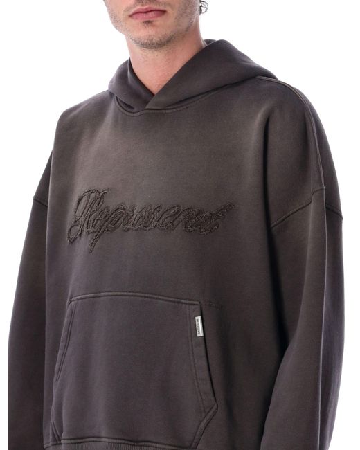 Ar ropa.... Represent de color Gray