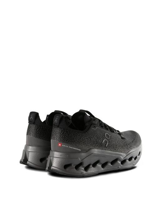 On Shoes Black Beim Ausführen von Cloudsurfer Max