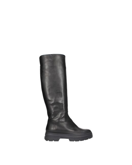 Max Mara Black Leather Boot