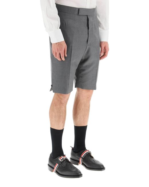 Pantalones cortos de lana de Super 120 con correa trasera Thom Browne de hombre de color Gray