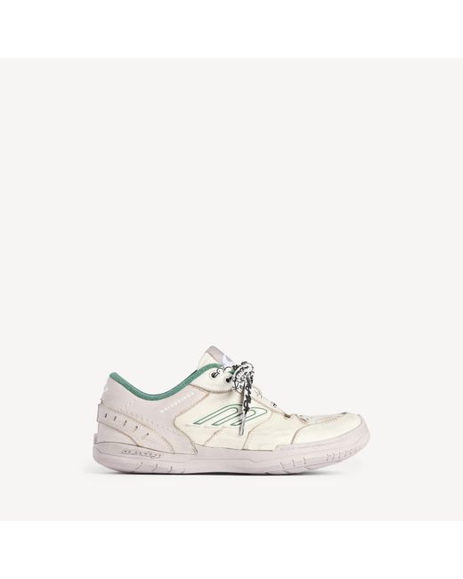 Balenciaga White 'Hamptons Medium Worn-Out' Sports Shoes for men