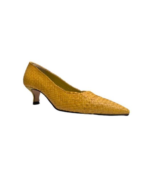 LA ROSE Yellow Carol Woven Pumps