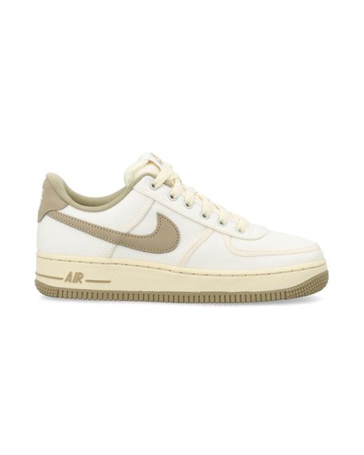 Nike White Wmns Air Force 1'07 Sneakers