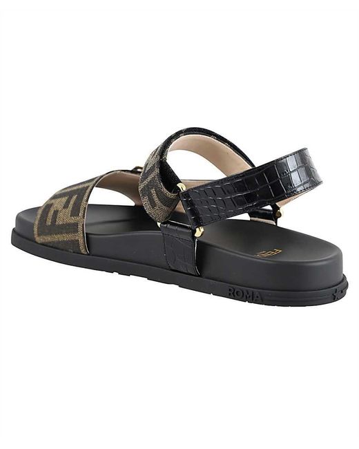 Fendi Logo Detail Flat Sandals in Black | Lyst