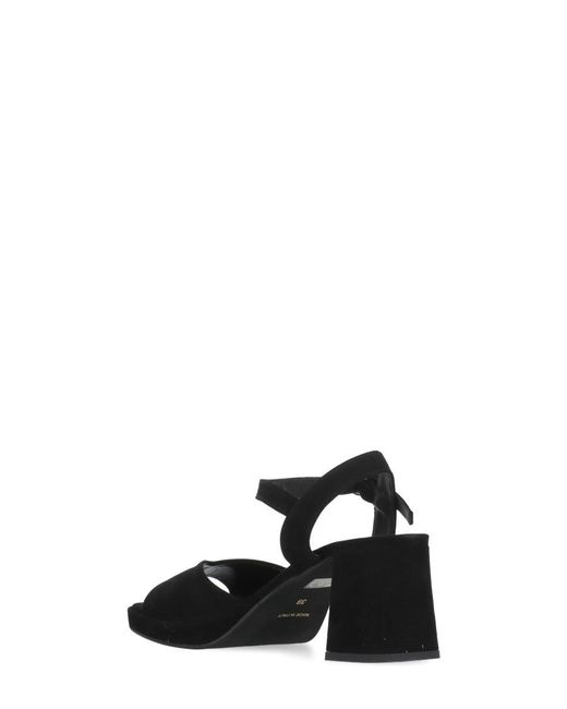 The Seller Black With Heel