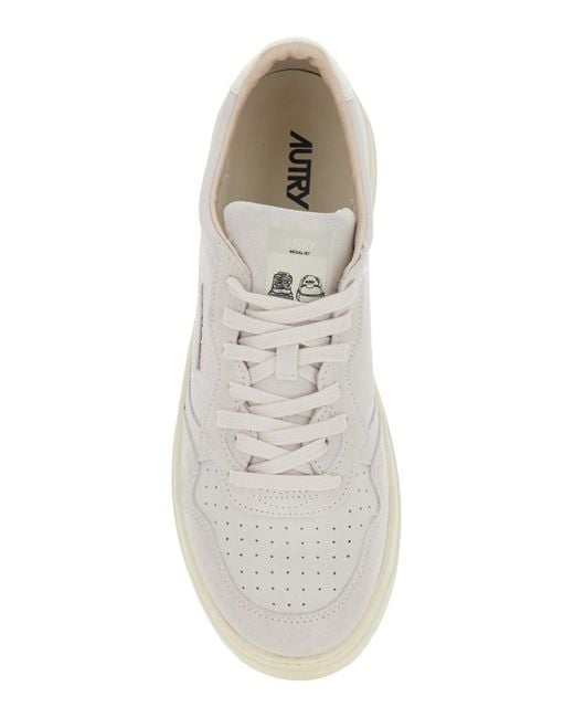 Autry White 'Medalist' Low Top Sneakers With Logo Patch On Tongue And Side And Logo Lettering On The Heel for men