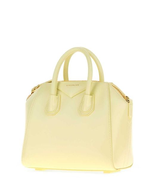 4G Quilted Shoulder Bag