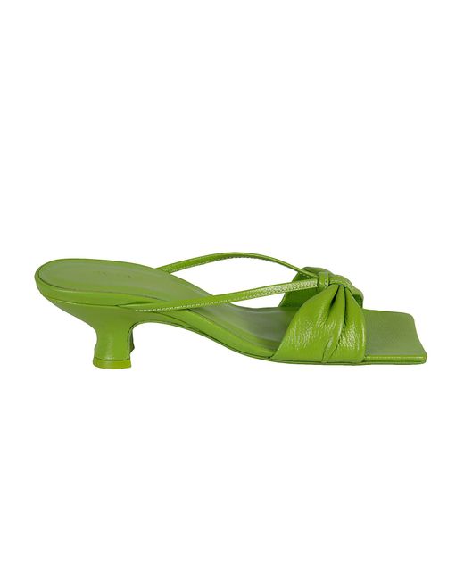 Leather Sandals in Pistachio (Green 