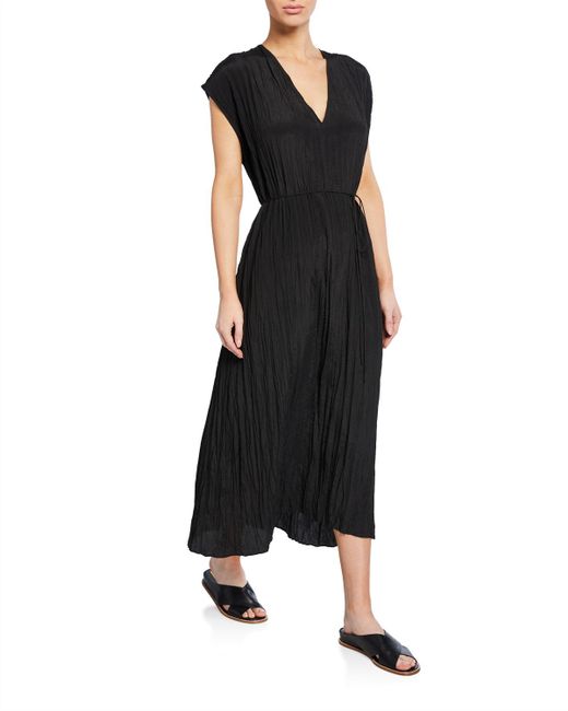 Vince V-neck Short-sleeve Pleated Crinkle Dress in Black - Lyst