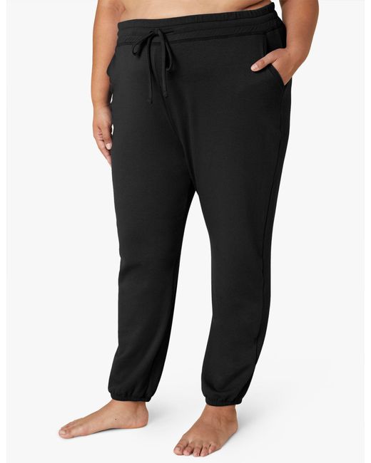 Beyond Yoga Weekender Pant (1x-4x) in 