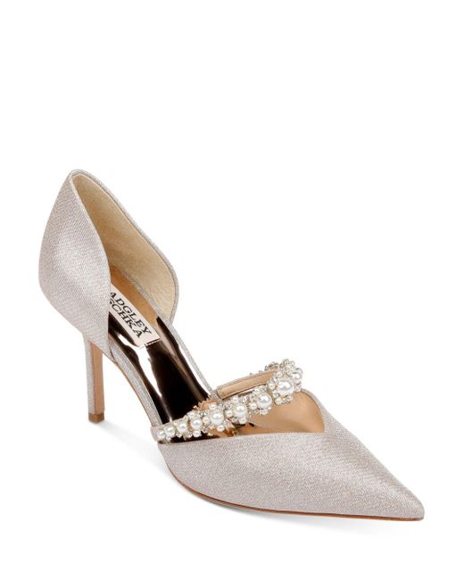 badgley mischka white pumps