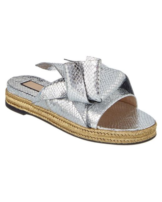 mule flats with bow