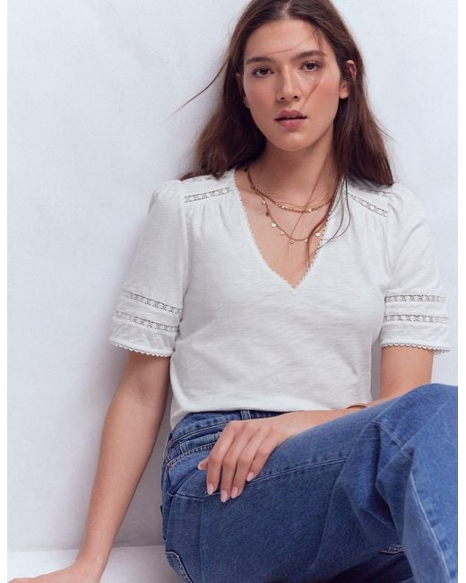 Boden White Poppy Trim V Neck T-Shirt