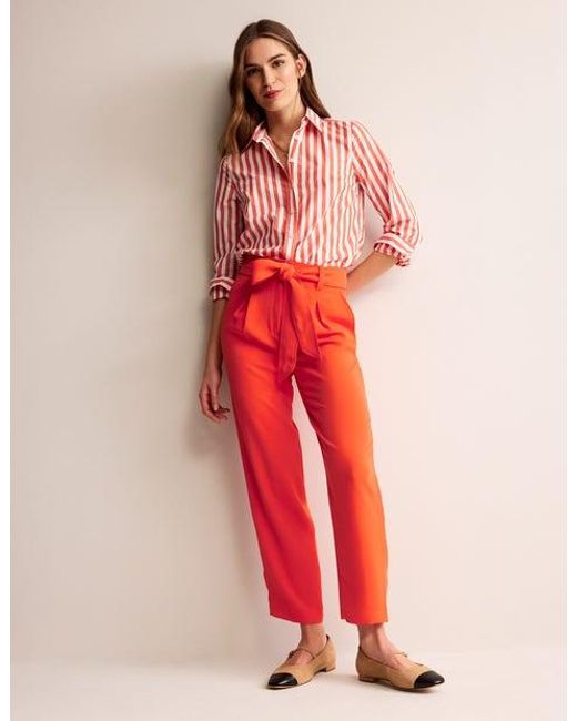 Pantalon fuselé noué à la taille Boden en coloris Red