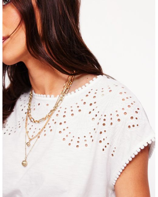 Boden White Anya T-Shirt Mit Lochstickerei