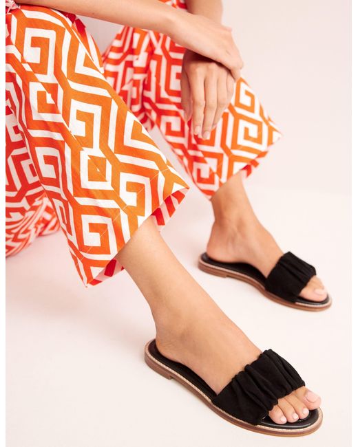 Boden Red Ruched Flat Sandalsblack