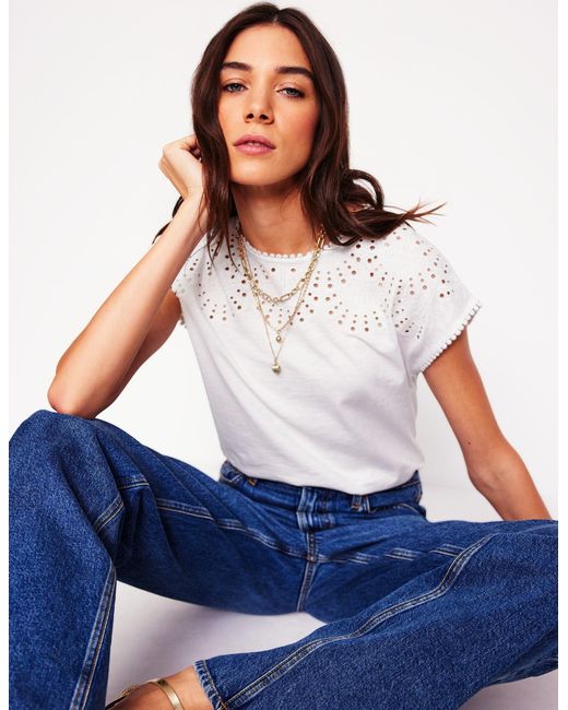 Boden White Anya T-Shirt Mit Lochstickerei