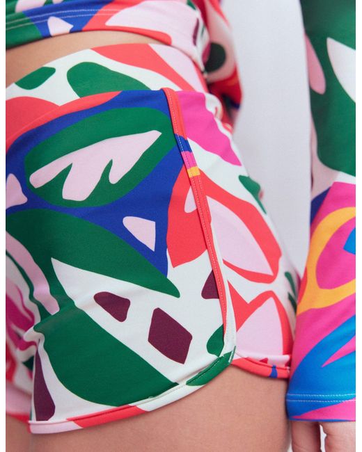 Boden White Rash Guard Swim Shorts
