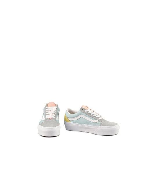 Vans girl deals sneakers