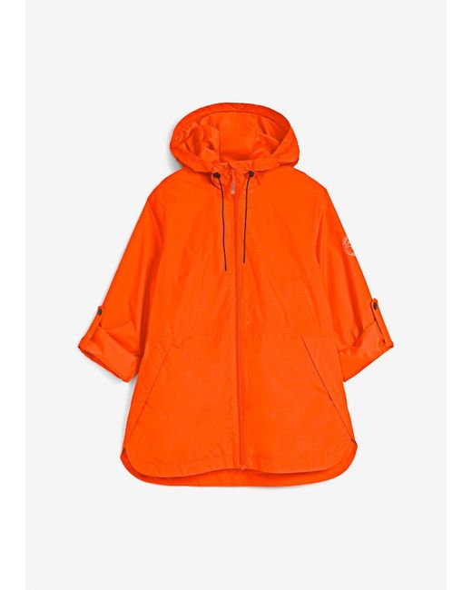 Giacca Idrorepellente Leggerissima Con Sacchetto Per Riporla di bonprix in Orange