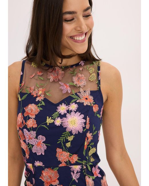 Abito Midi Con Ricamo Floreale di bonprix in White