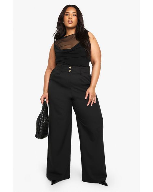 Top Plus Con Escote Plisado E Inserción De Malla Boohoo de color Black
