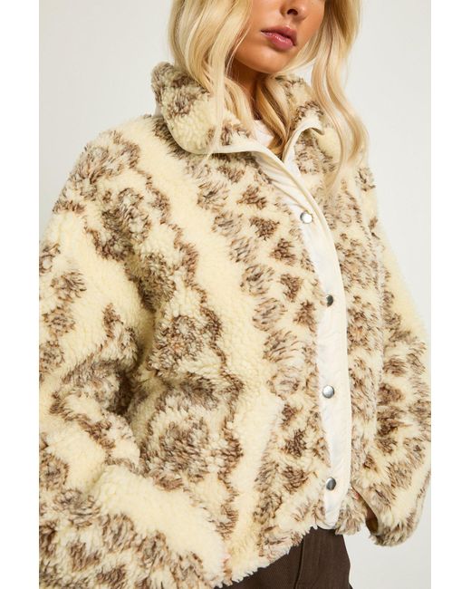 Printed Teddy Button Up Jacket Boohoo de color Natural