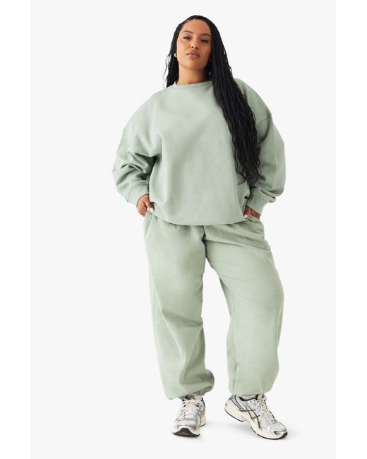 Boohoo Green Plus Dsgn Studio Embroidered Cuffed Oversized Jogger