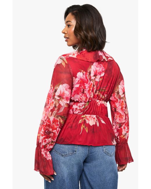Top Plus Con Volante Y Estampado De Flores Boohoo de color Red