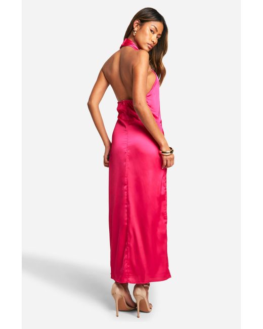 Satin Twist Neck Midaxi Dress Boohoo de color Pink