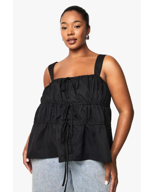 Top Plus Holgado Con Atadura Frontal Y Tirantes Anchos Boohoo de color Black