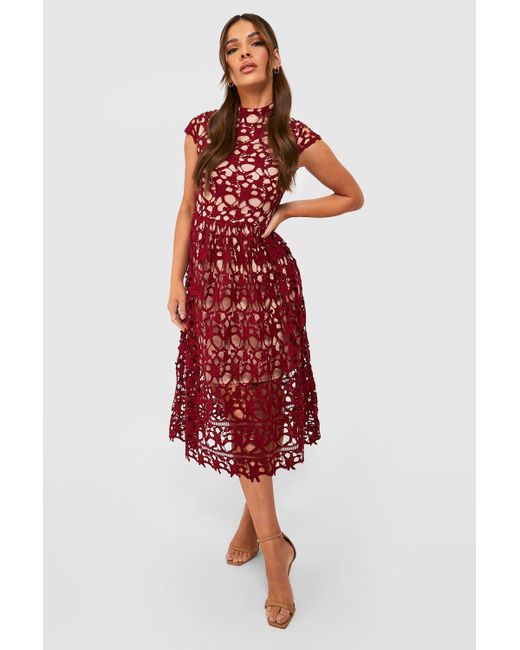 Boohoo Boutique Lace Midi Skater Bridesmaid Dress in Red | Lyst