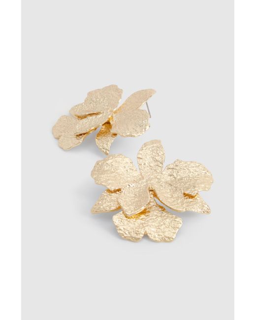 Pendientes Llamativos Texturizados Con Flores Boohoo de color Black