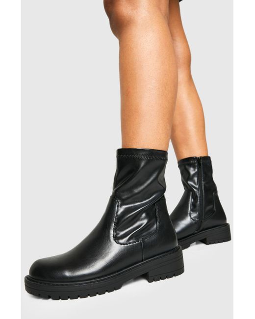 Wide Fit Chunky Block Heel Shoe Boot Boohoo de color Black