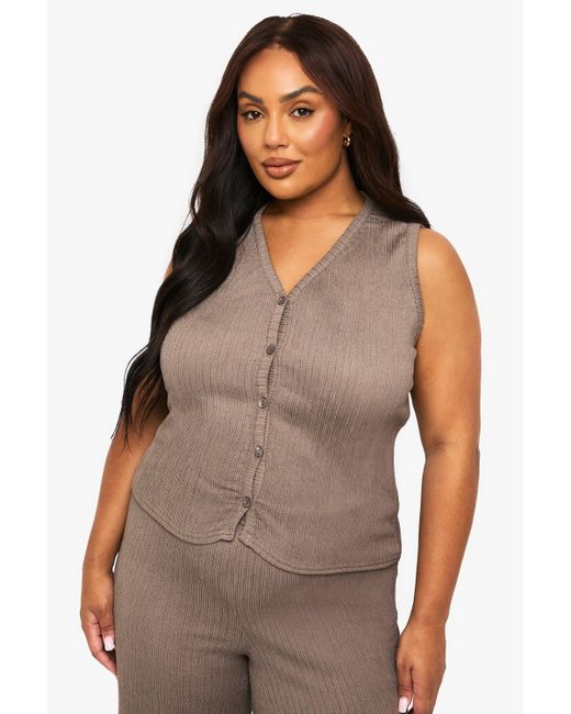 Plus Crinkle Plisse Button Down Waistcoat Boohoo de color Brown