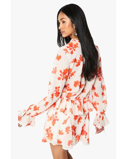 Minifalda De Chifón Godet Con Estampado De Flores Boohoo de color Red