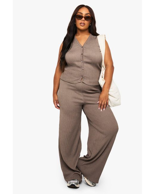 Plus Crinkle Plisse Button Down Waistcoat Boohoo de color Brown