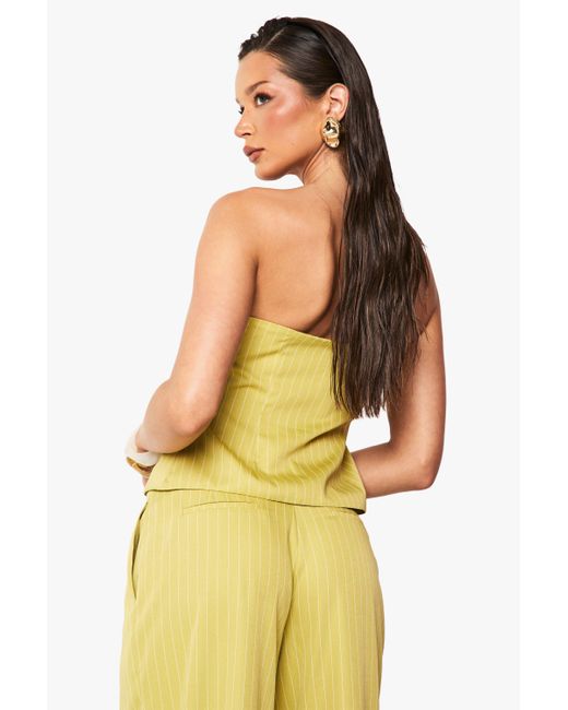Top Palabra De Honor Fruncido De Tela Con Raya Diplomática Boohoo de color Yellow