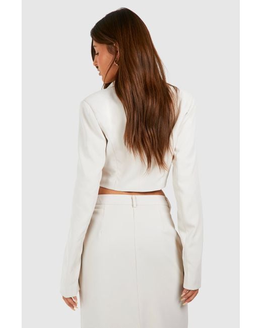 Boohoo White Boxy Relaxed Fit Crop Blazer