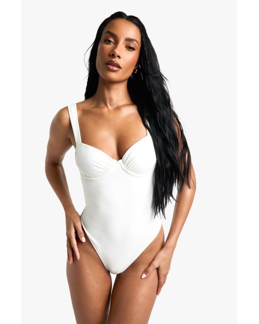 Bañador Essentials Con Balcón Boohoo de color White