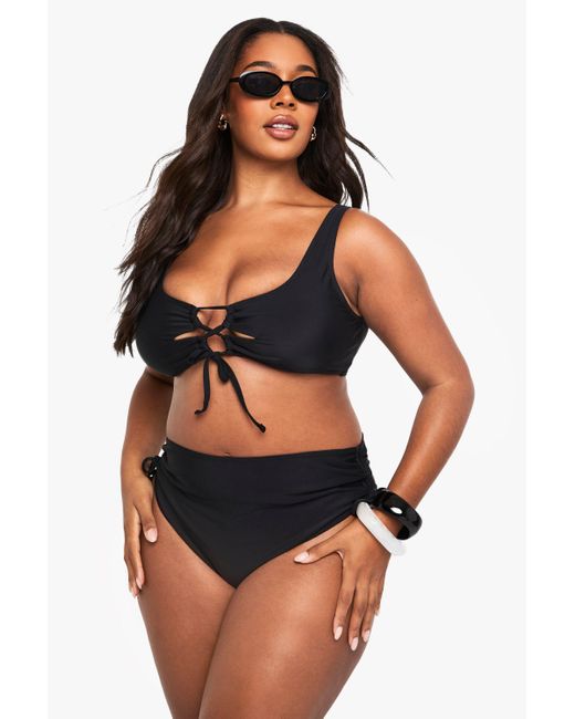 Braguita De Biquini Plus De Tiro Alto Con Control De Abdomen Y Lateral Fruncido Boohoo de color Black