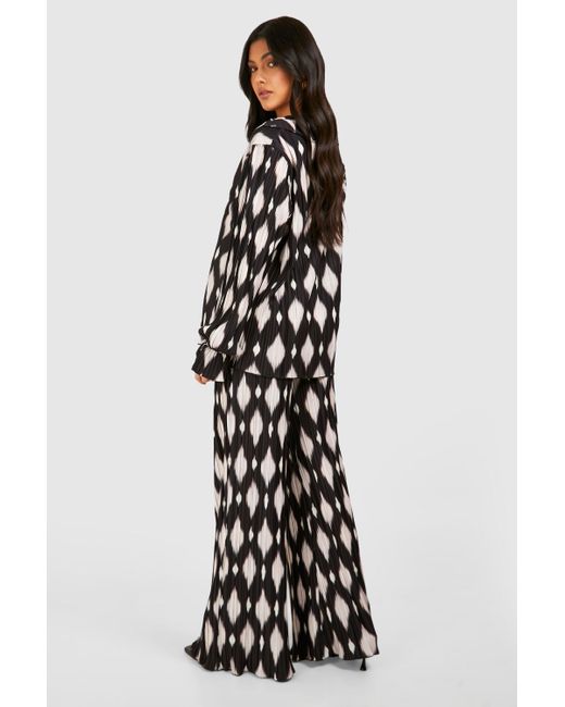 Boohoo White Maternity Printed Plisse Oversized Shirt And Trouser Co-ord