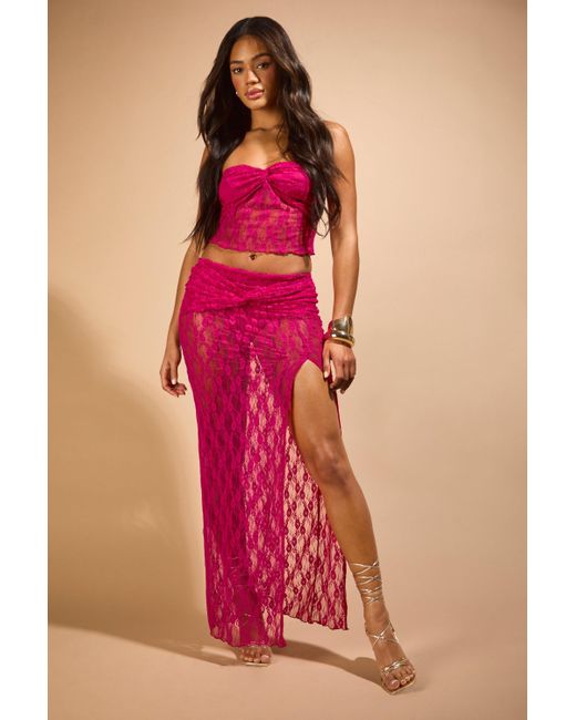 Lace Ruched Split Maxi Skirt Boohoo de color Red