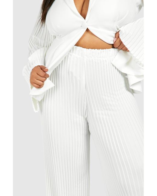 Plus Pleated Wide Leg Tailored Trousers Boohoo de color White