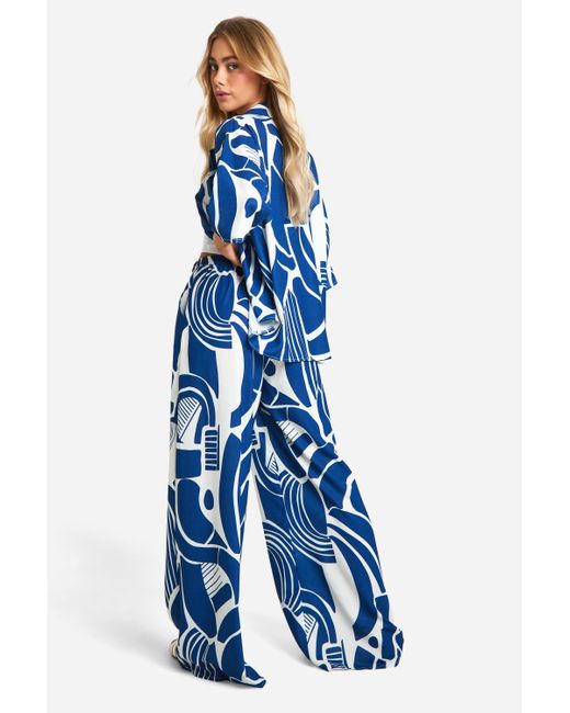 Hammered Abstract Print Wide Leg Trousers Boohoo de color Blue