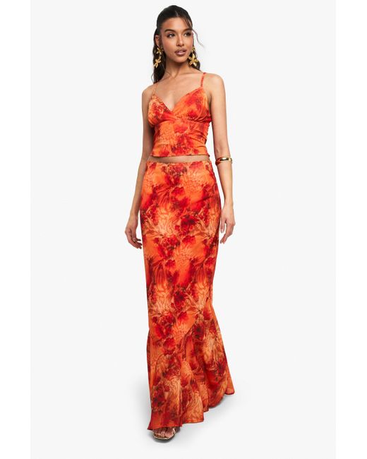 Falda Maxi De Chifón Con Estampado De Flores Boohoo de color Red