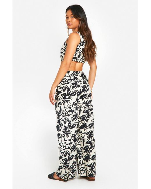 Boohoo White Mono Print Knot Front Cut Out Detail Woven Jumpsuit